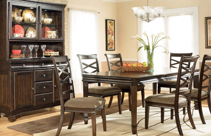 Natural and Chic Dining Room Furniture