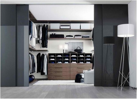 Buying a free standing closet for your home