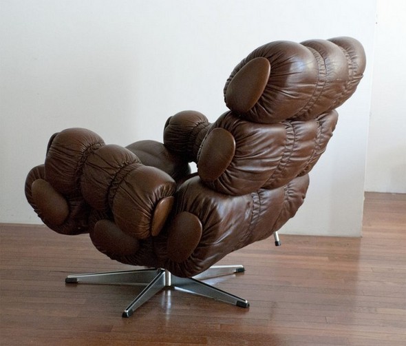 Get Relaxed on Leather Lounge Chair