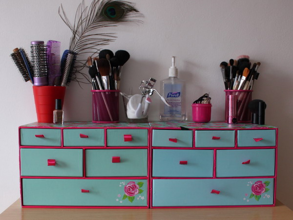 Storage chests for college