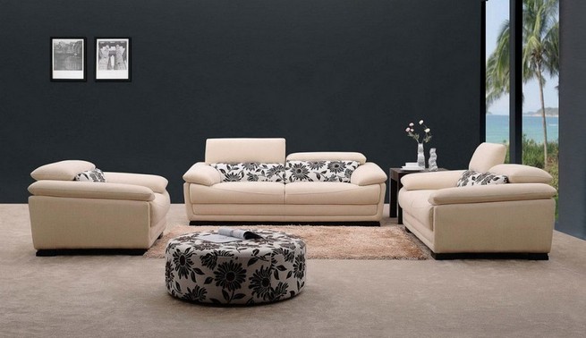 Arranging living room furniture in a rectangular room