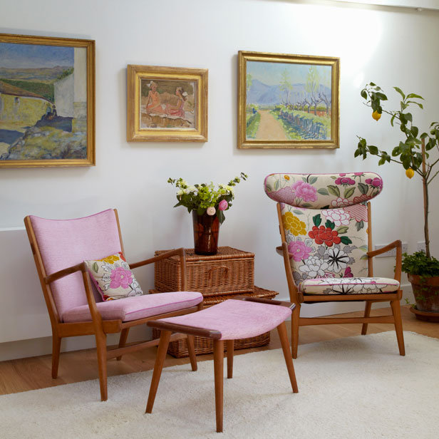 Retro living room decor