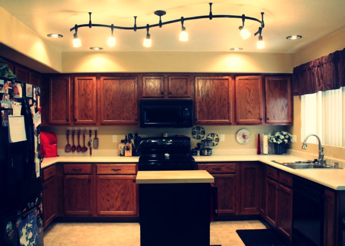 Safe, cheap and convenient track lighting fixtures
