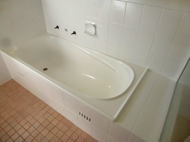 Bathroom floor tile resurfacing