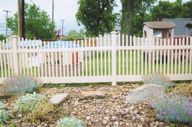 Vinyl fence quality thickness