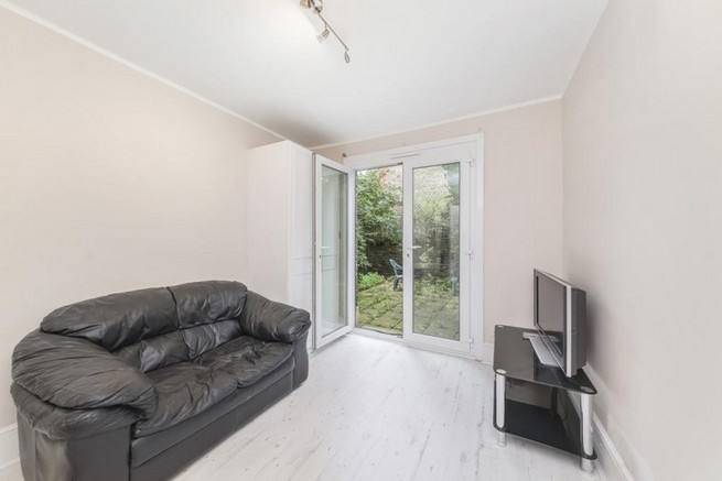 5 bedroom house for rent queens university